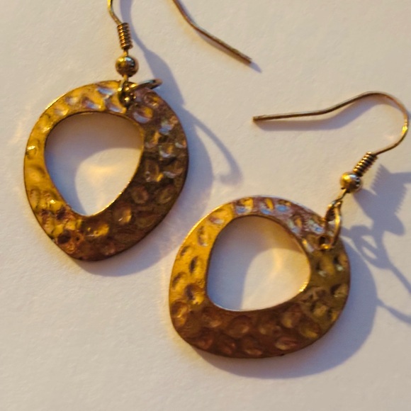 Vintage estate sale Hammered Gold-Tone Open Drop Earrings - - Picture 2 of 3
